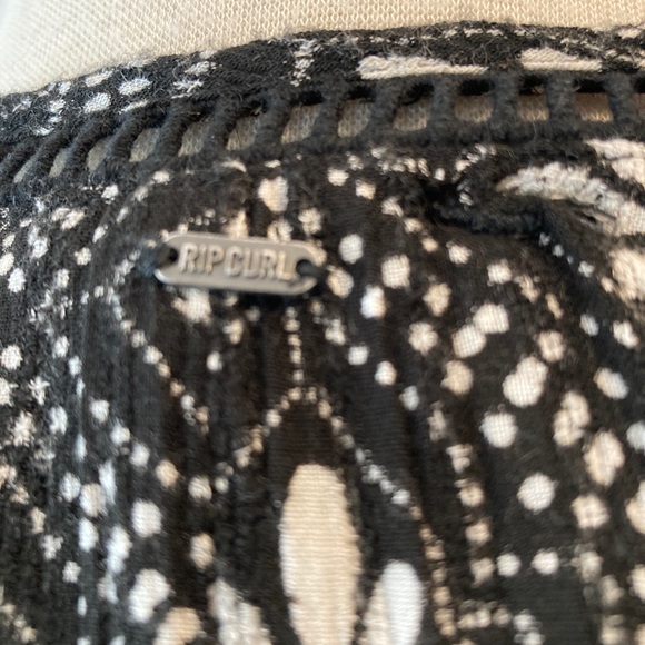 Rip Curl Black Print Boho Drawstring Waist Blouse Size Large - Picture 9 of 11